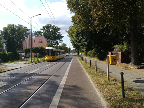 guter Fahradweg einseitig in Alt-Schmöckwitz